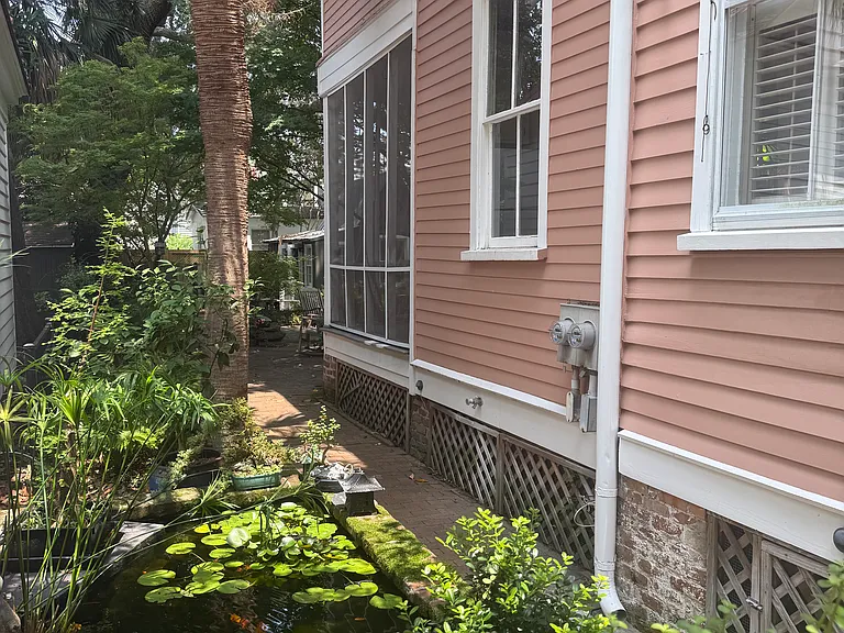 64 Bull St — Photo 3