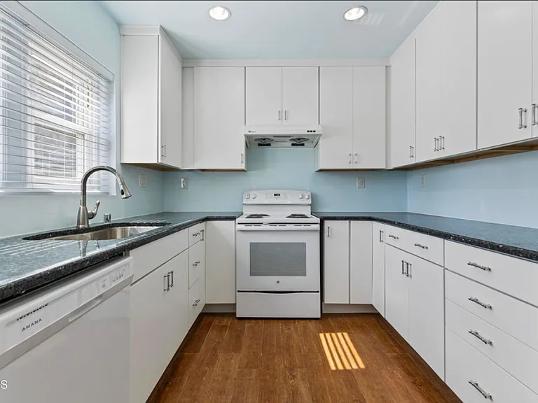 1724 S Marguerita Ave — Photo 13