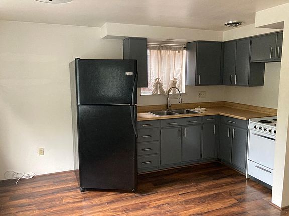 2nd image of 50 Maplewood St Unit 2