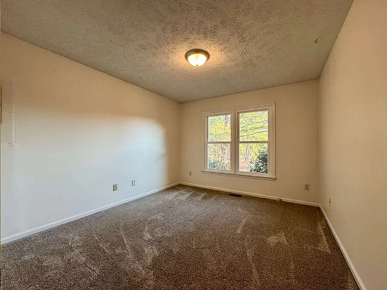115 Zane Dr — Photo 17