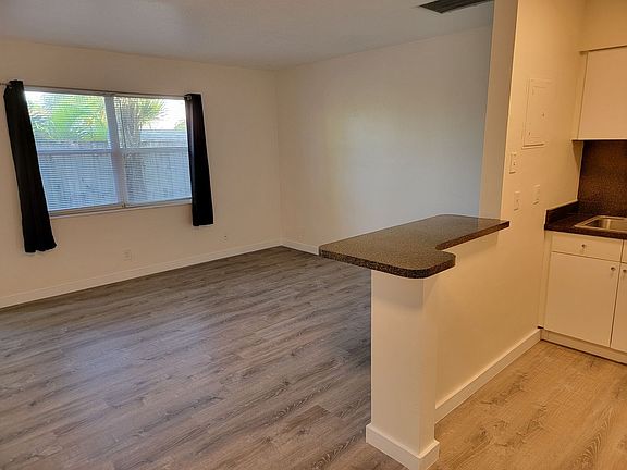 3rd image of 642 SE 19th Ave #642.3
