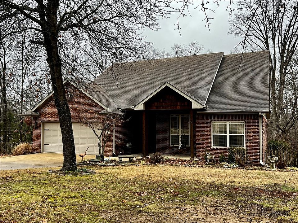 1st image of 16 Headley Dr