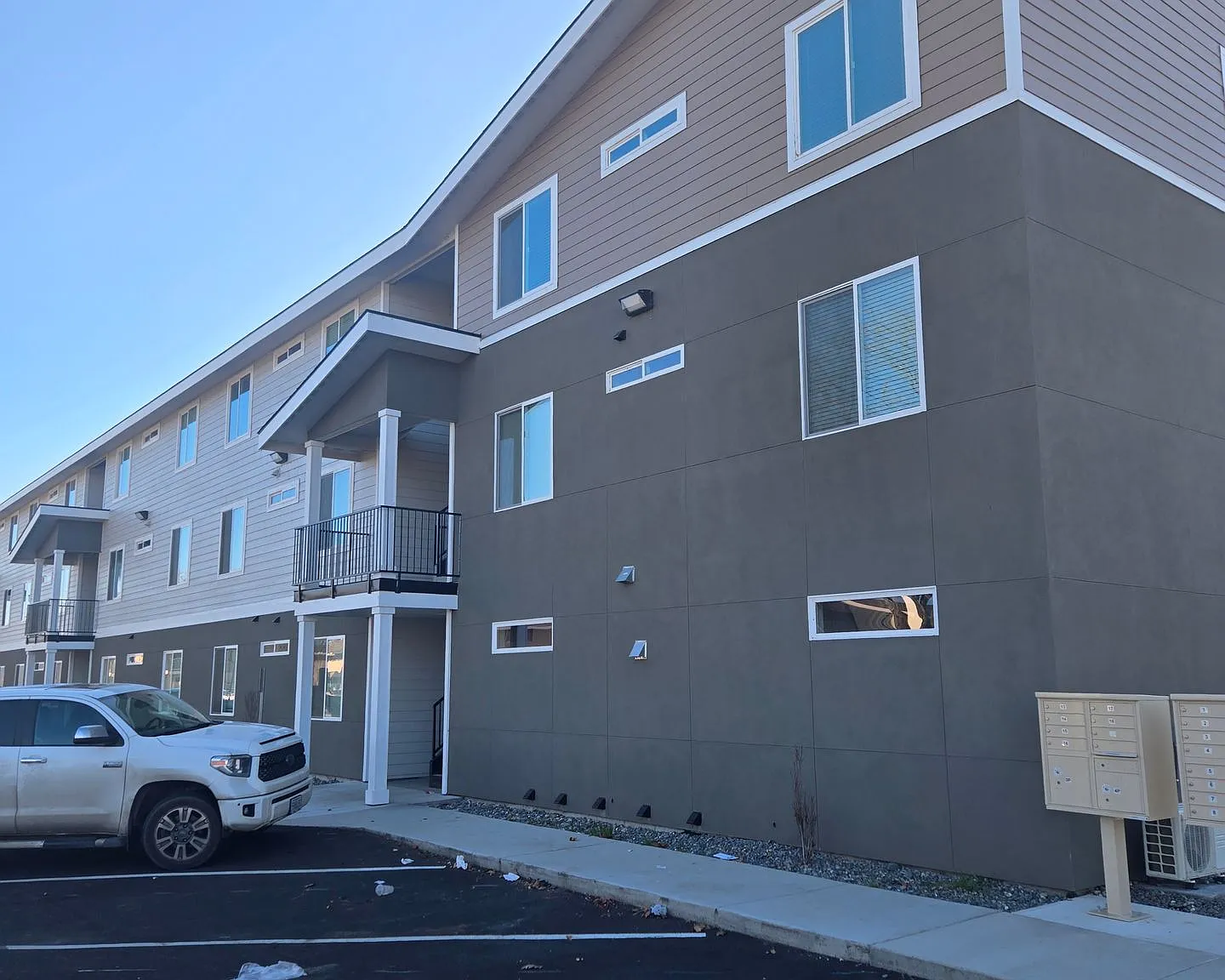 Galaxy Apartments in Umatilla — Photo 3