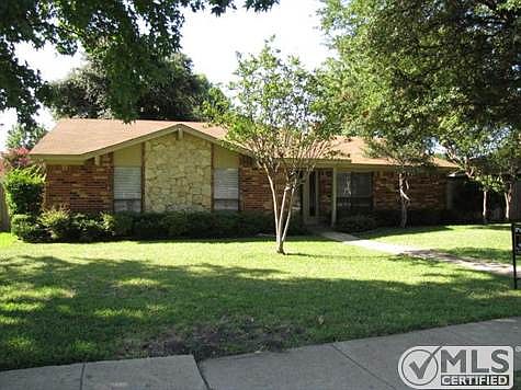 1st image of 1504 Blake Dr