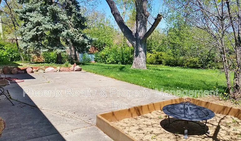 2332 McKinley Ave — Photo 2