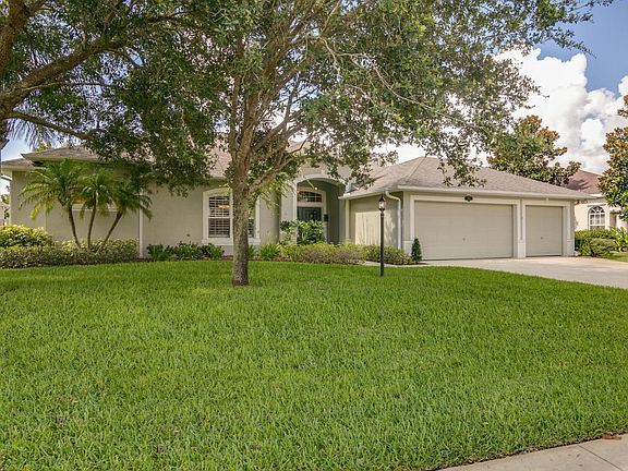 2nd image of 5785 Newbury Cir