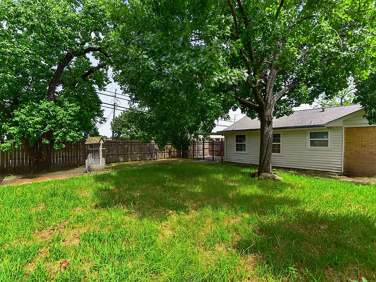 3002 Tanglebriar Dr — Photo 27