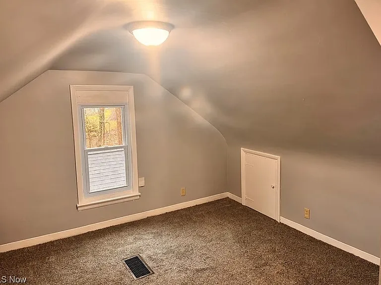 399 N Thomas Rd #B — Photo 6