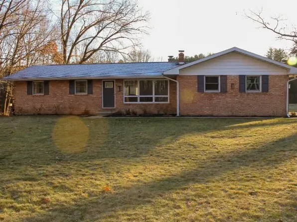 2135 S 13th St, Niles, MI 49120