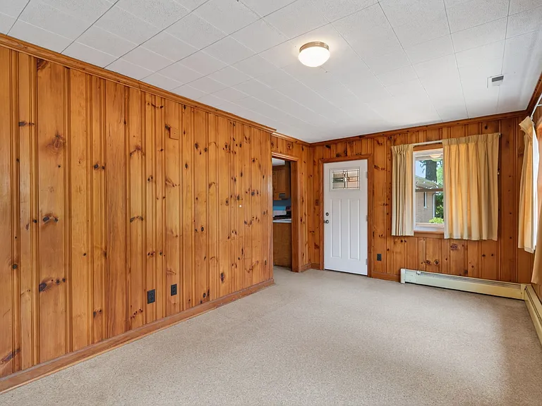 110 Marvin Dr — Photo 10