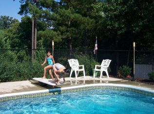 743 Baskins Cir, Winder, GA 30680