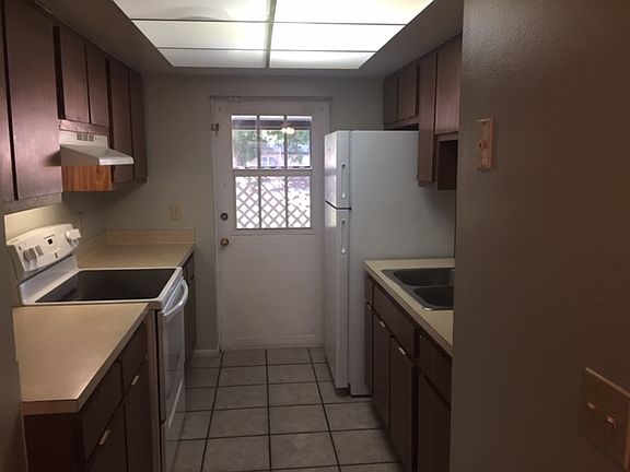 4th image of 102 Las Brisas Way