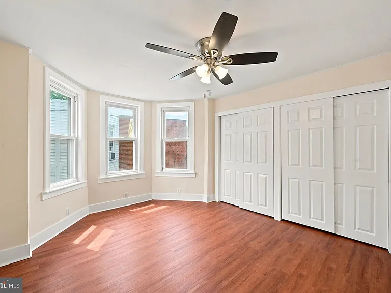 105 Jackson Ave — Photo 12