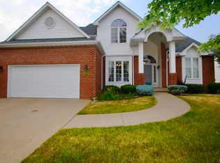 64 Saint Marks Cir, Morton, IL