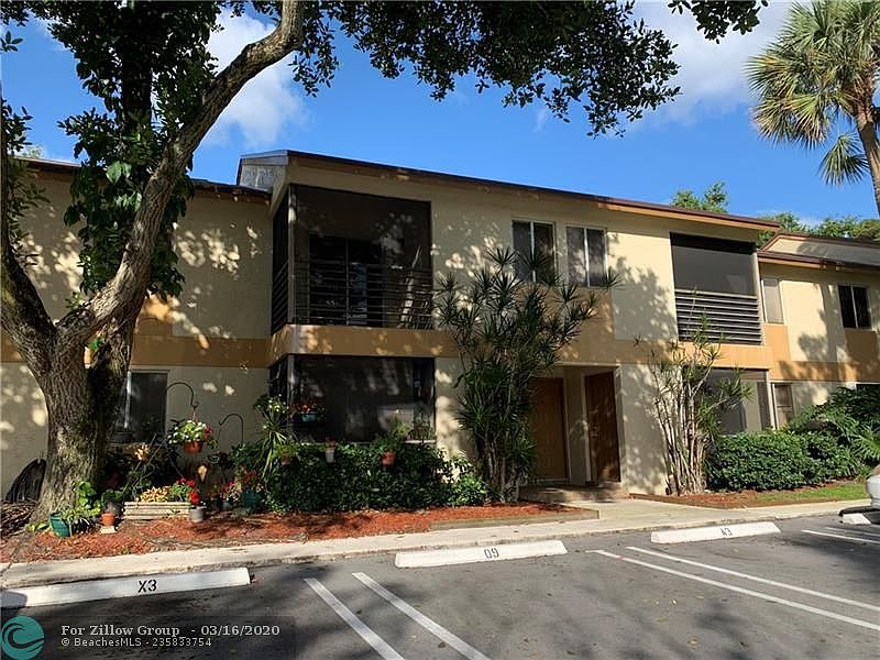 1st image of 101 Gardens Dr APT 101