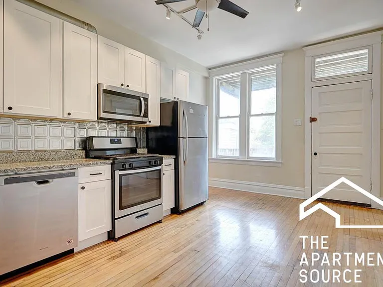 2241 W 21st St #2F — Photo 1