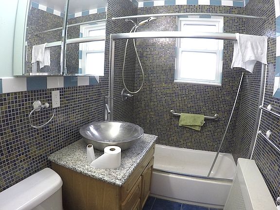 4th image of 3061 23rd St APT 3L