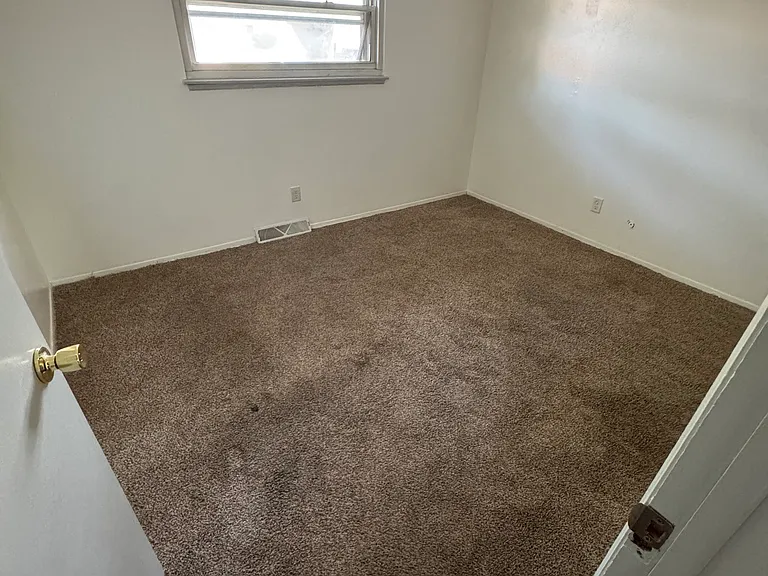 2314 Eastmoreland Ave #LH — Photo 11