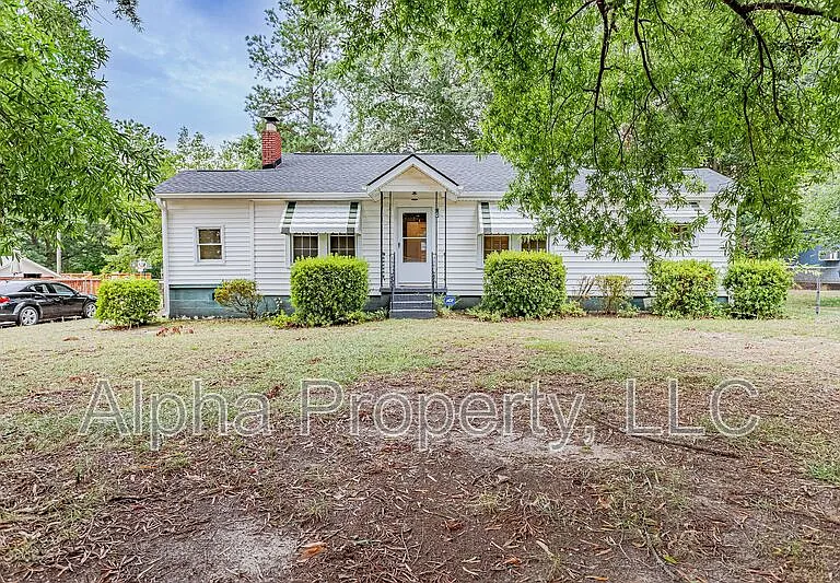 20 Eastview Dr — Photo 1