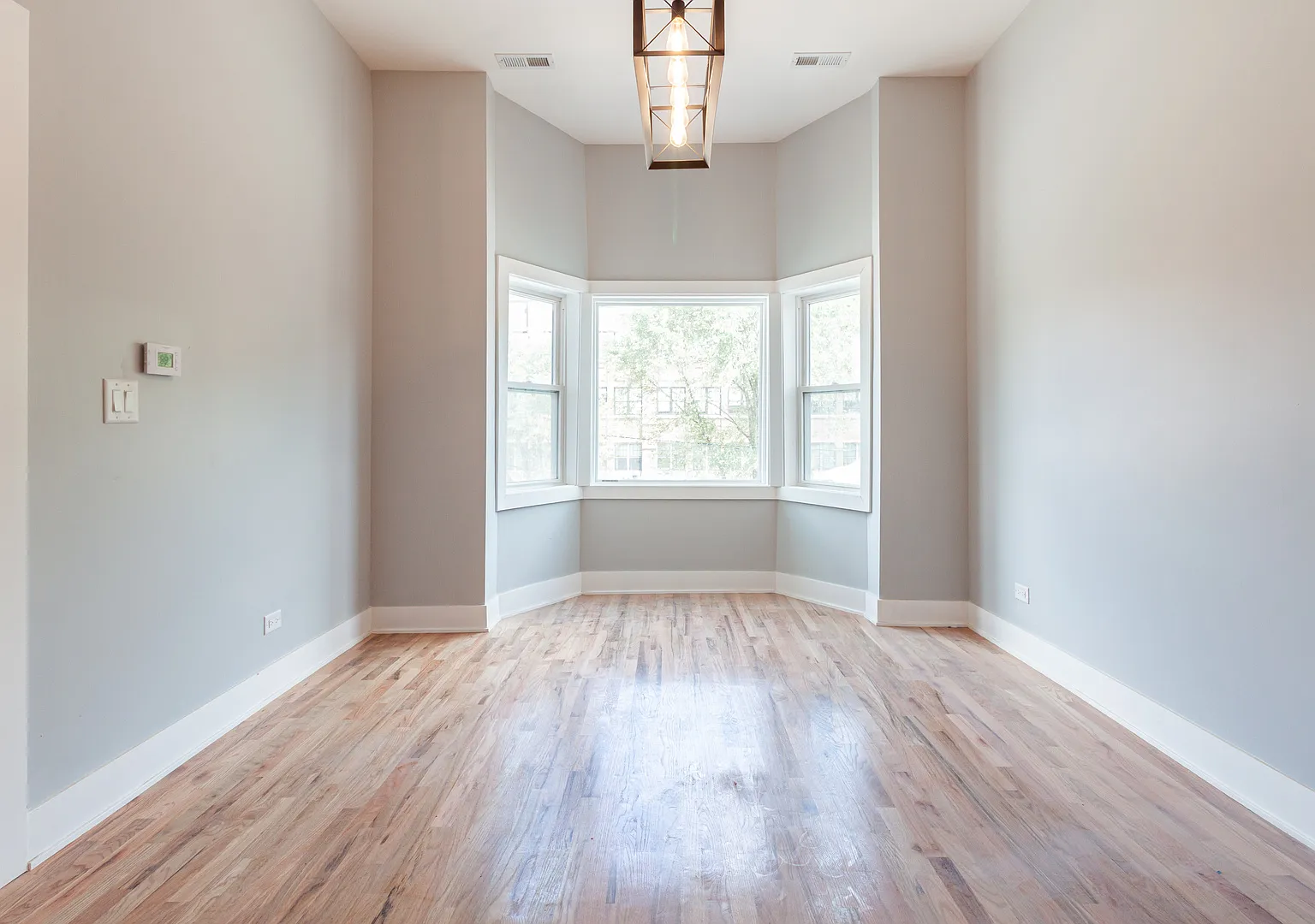 2 bed, 1100 sqft, $2,450 — Photo 4