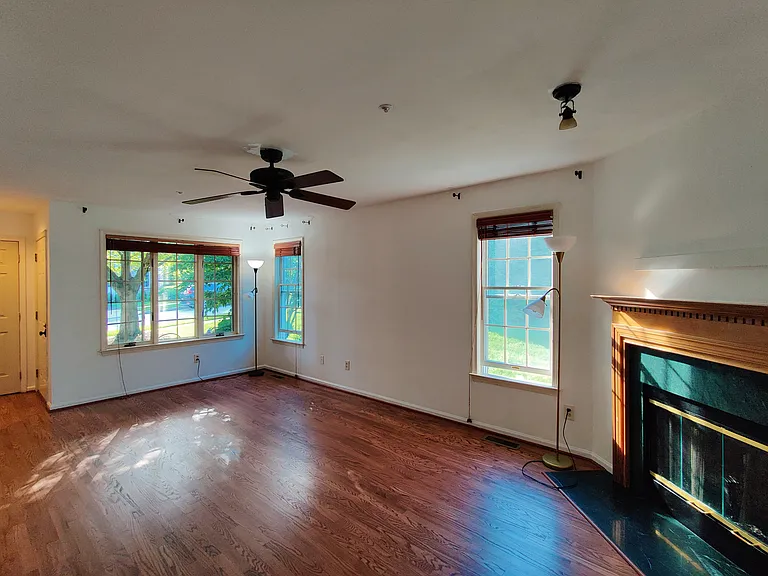 366 Bristol Cir — Photo 10