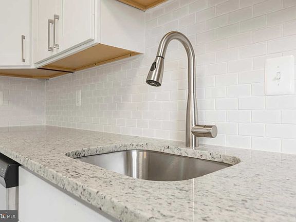 5th image of 612 Severn Island Ct