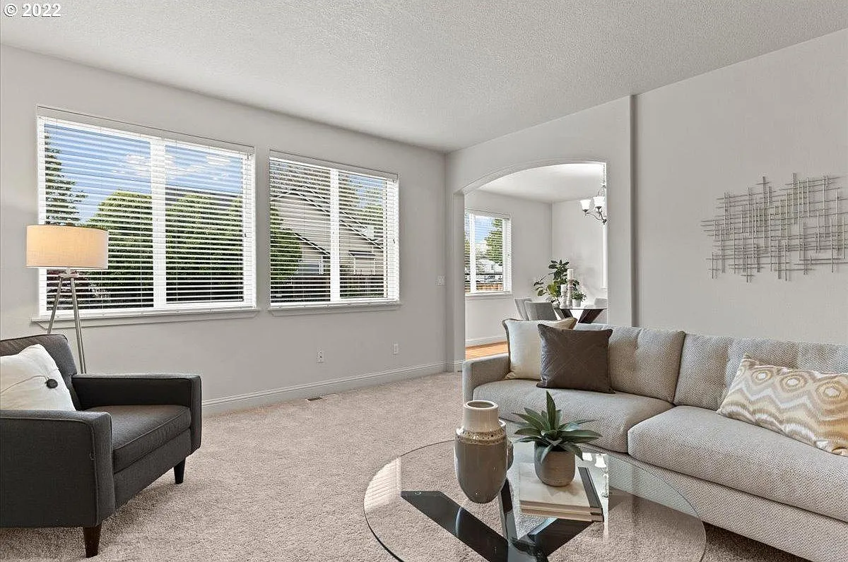 3 bed, 2.5 bath, 2320 sqft, $3,800 — Photo 4