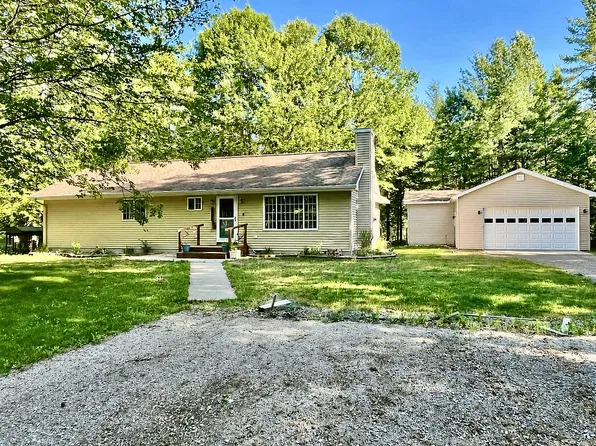 9677 Holly Ave, Grayling, MI 49738