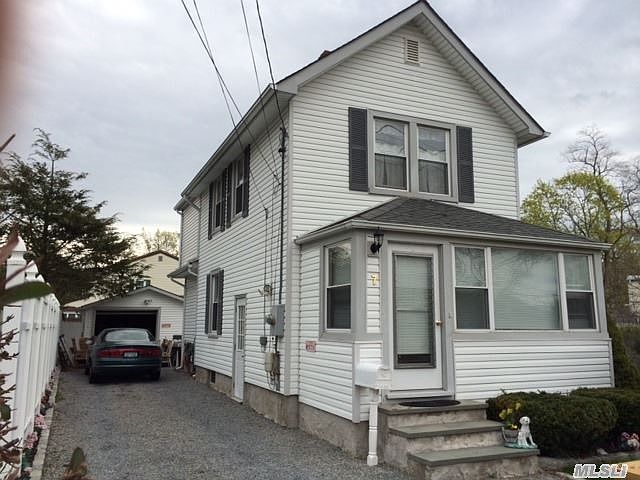 1st image of 7 Fern Ave