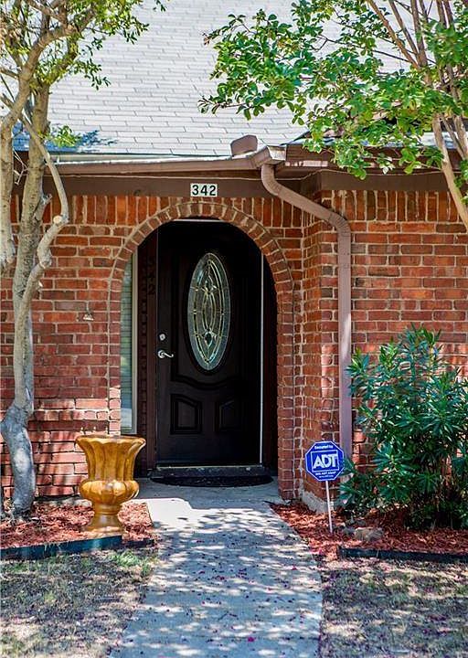 1st image of 342 Parkwood Ln