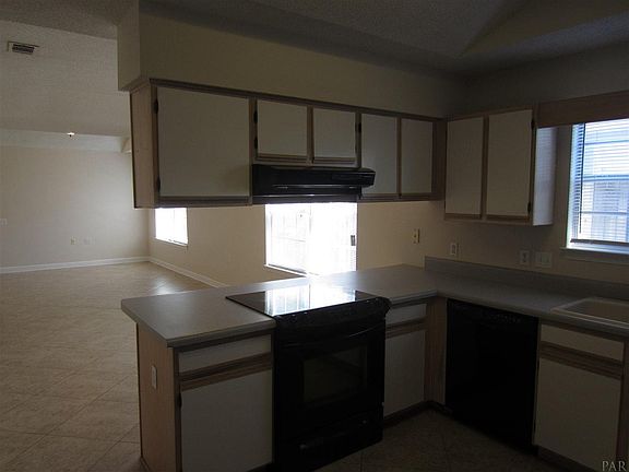 5th image of 157 Wildflower Ln