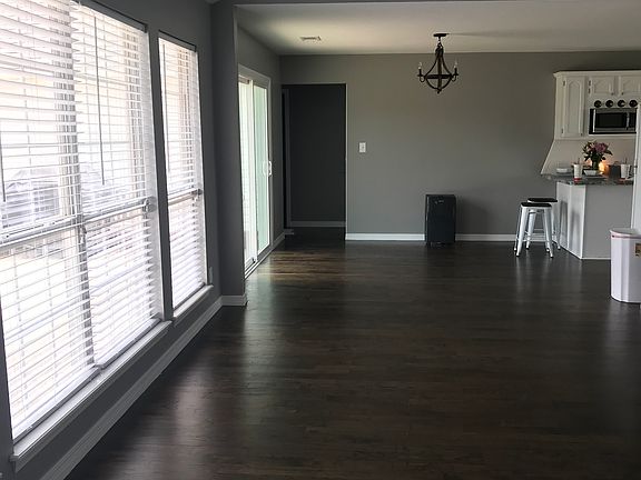 3rd image of 1200 Ruby Cir