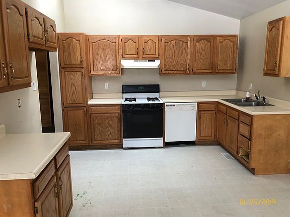 3rd image of 5429 Meadow Ave #31