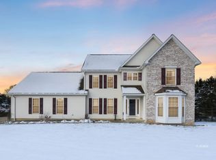 1 Dove Dr, Athens, OH 45701