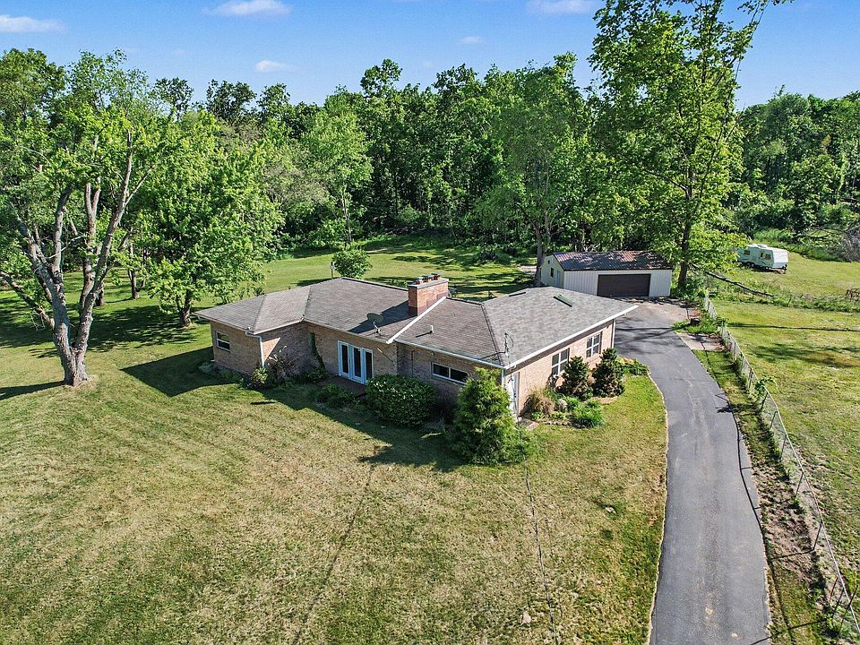 1st image of 20759 Carpenter Dr