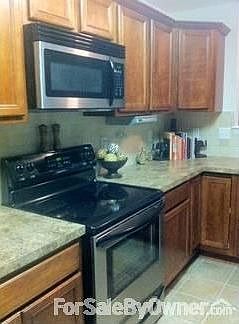 Large wrap around breakfast bar