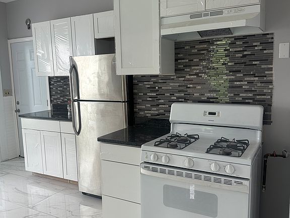 2nd image of 19 Dewey St Floor 2