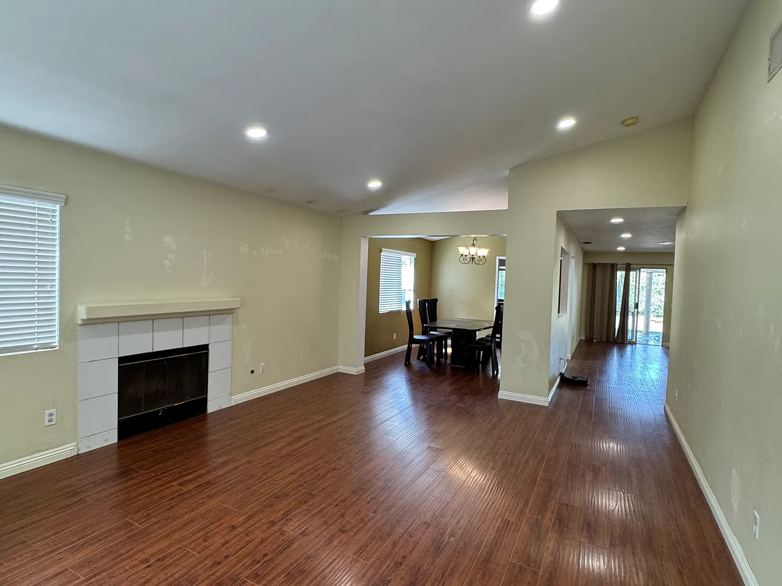 4 bed, 1690 sqft, $3,250 — Photo 2