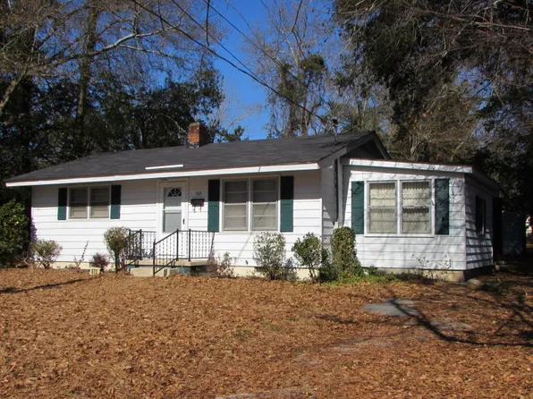 512 Oak Ave, Hamlet, NC 28345