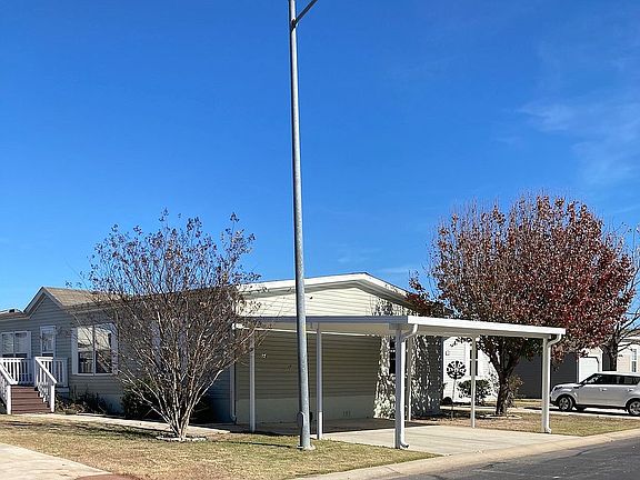 2nd image of 5836 Arcadia Cir