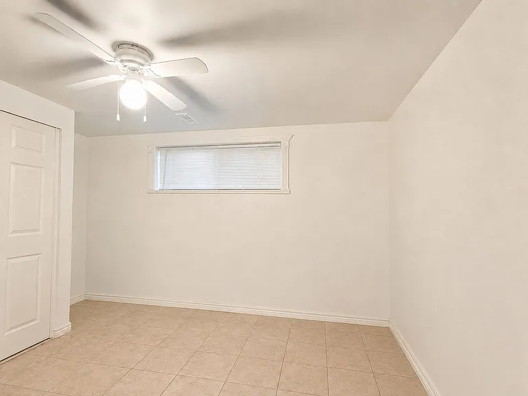 6087 S 1430 E #B — Photo 10