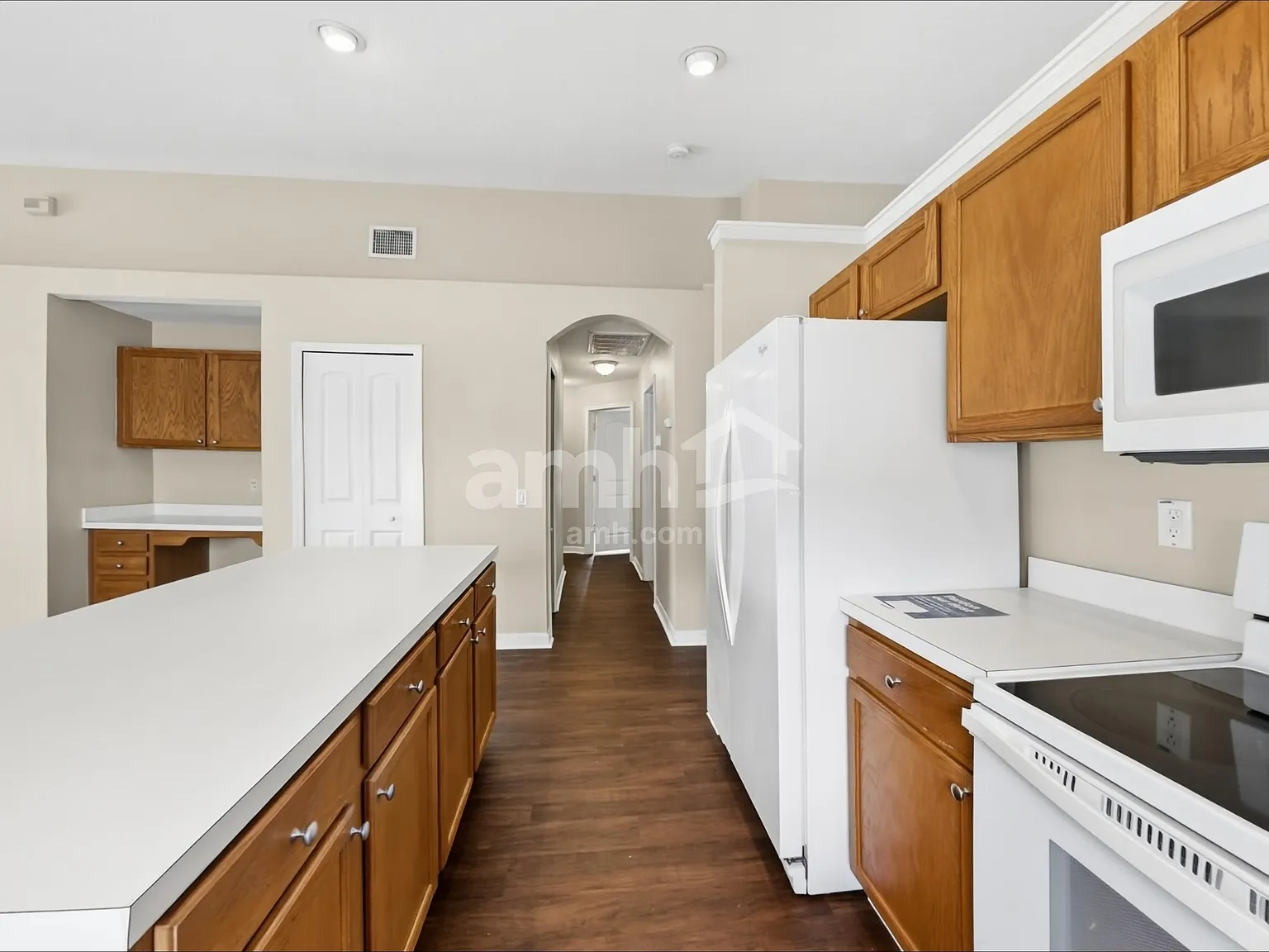 4 bed, 2.0 bath, 1982 sqft, $2,480 — Photo 3