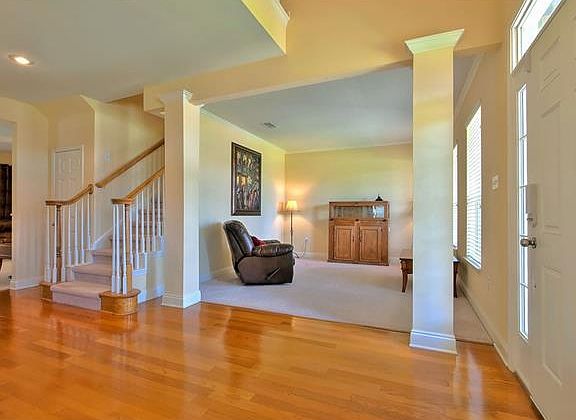 4th image of 112 Autumn Woods Dr