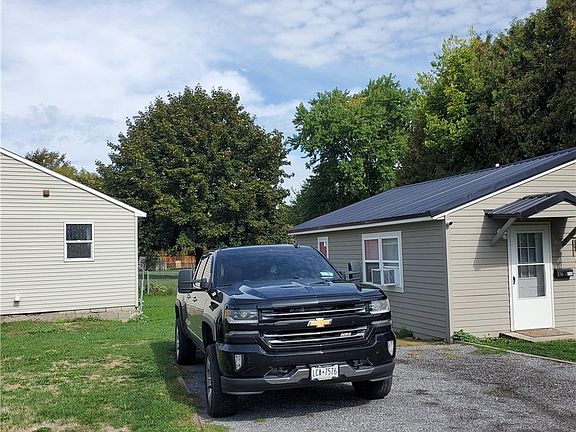 3rd image of 200 Mohawk St