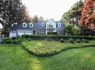 1015 Mohegan Rd, Schenectady, NY 12309