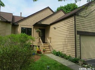 3 Daybreak Ln, Syracuse, NY 13210