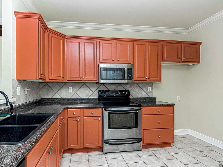 18163 Pinehurst Dr — Photo 7