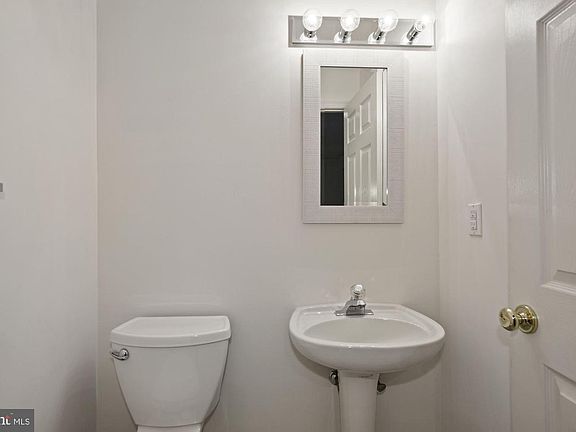 5th image of 4002 Rosemeade Dr