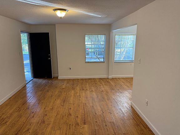 3rd image of 2205 S Ferncreek Ave #5