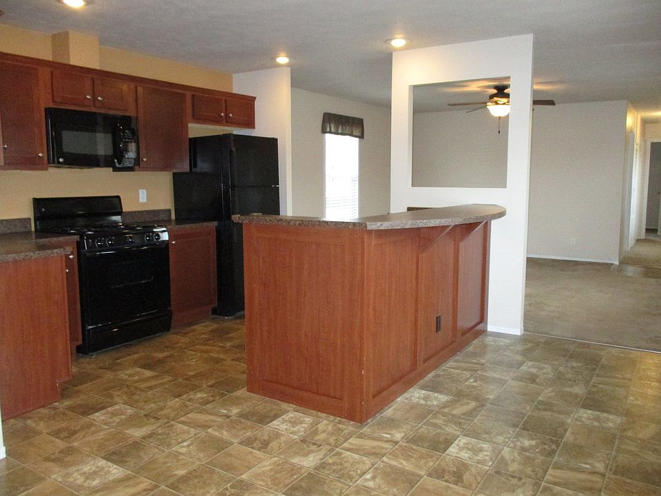 1st image of 1135 W Superior St #183